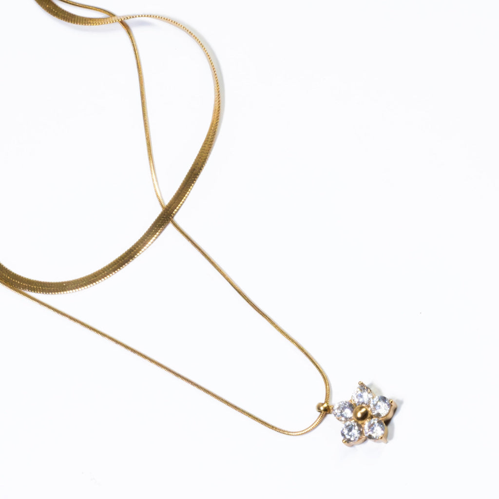 Dainty Gold Flower Necklace