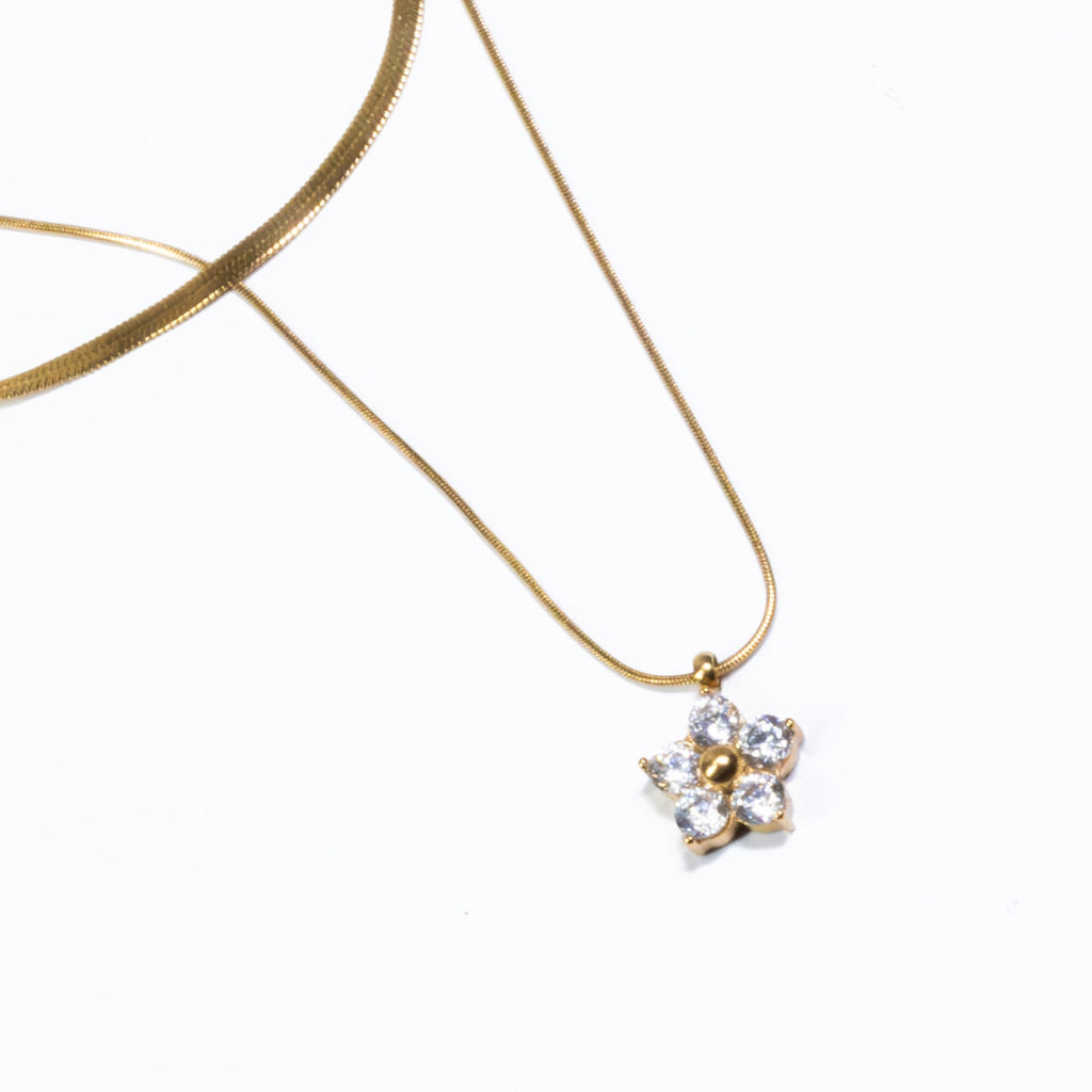 Dainty Gold Flower Necklace